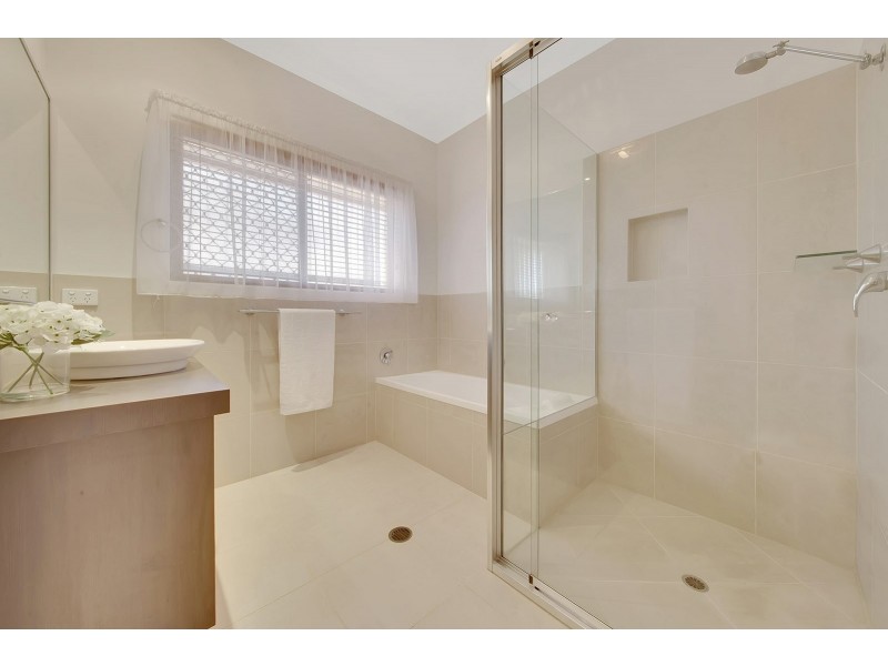 10 Dolphin Terrace, South Gladstone QLD 4680