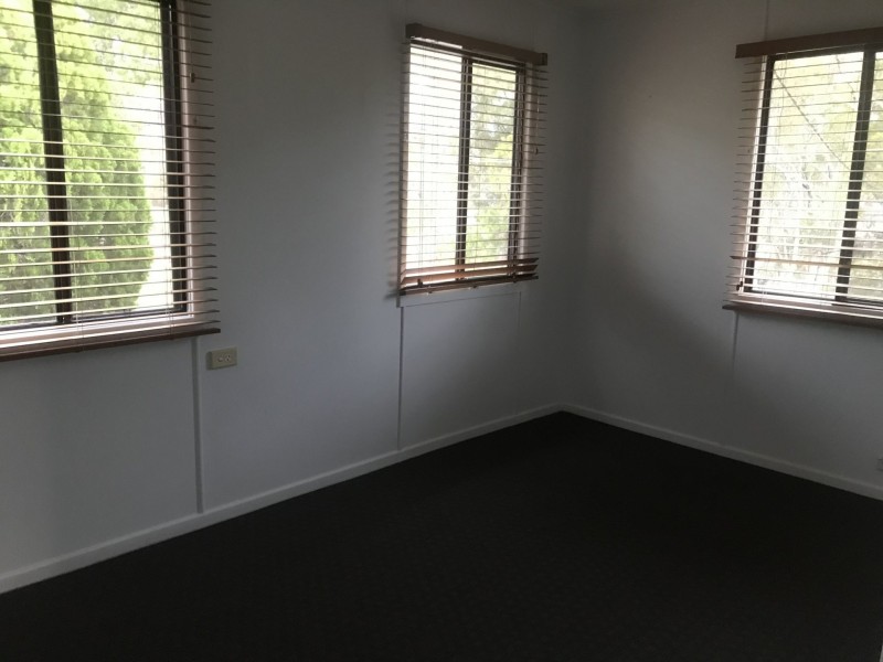 6 Fry Street, West Gladstone QLD 4680