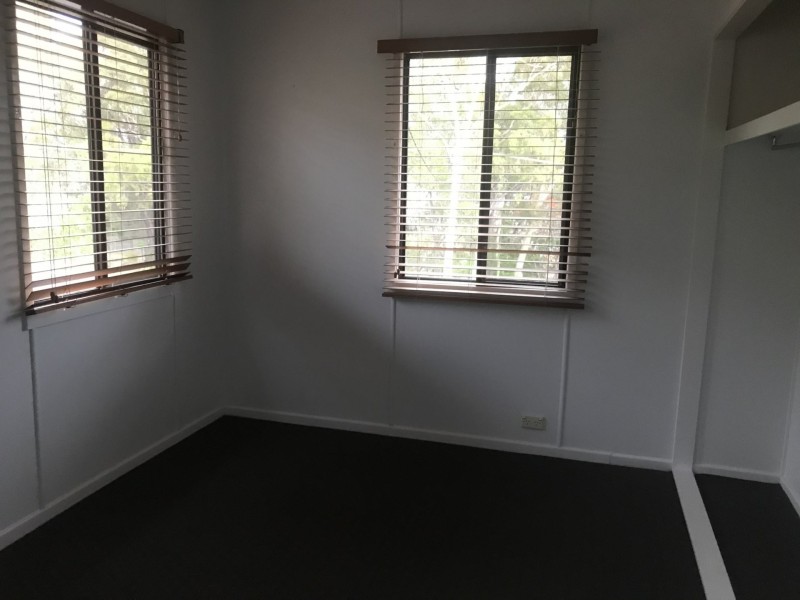 6 Fry Street, West Gladstone QLD 4680