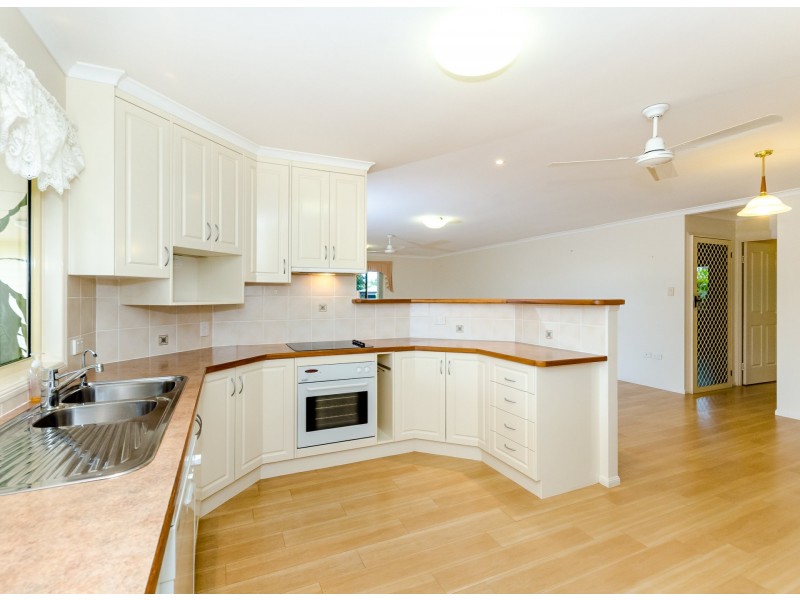 12 Sandringham Close, Telina QLD 4680