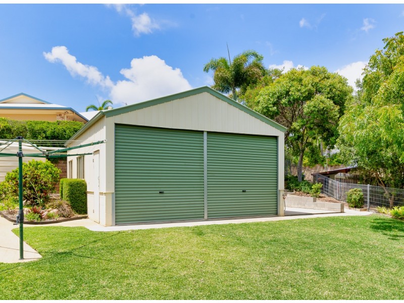 12 Sandringham Close, Telina QLD 4680