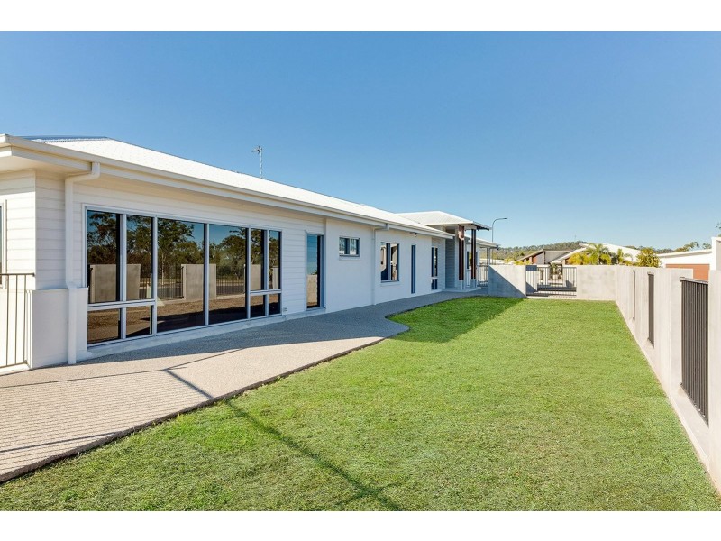 14 Eucalyptus Place, Kirkwood QLD 4680