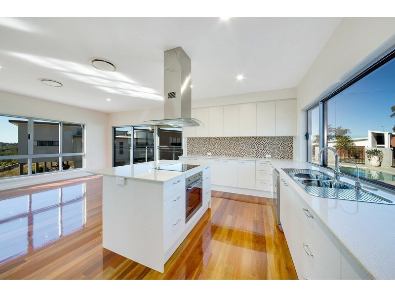 14 Eucalyptus Place, Kirkwood QLD 4680