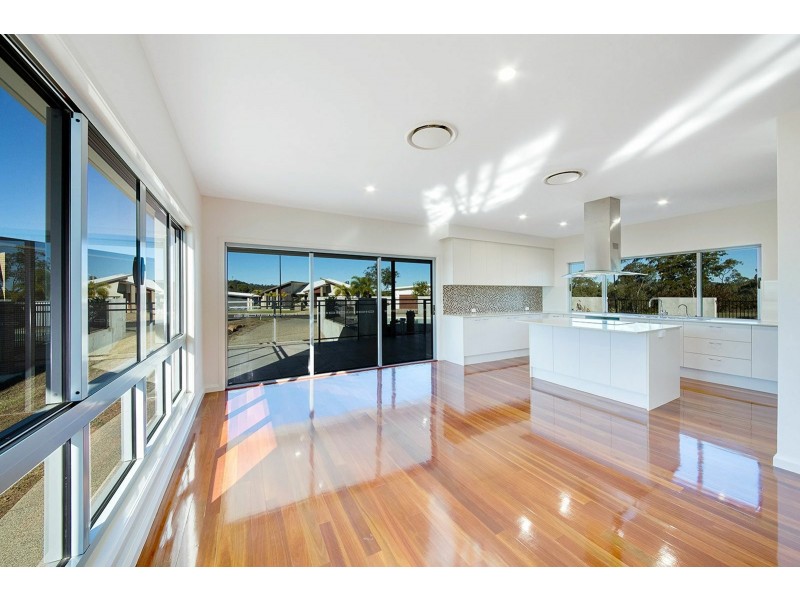14 Eucalyptus Place, Kirkwood QLD 4680