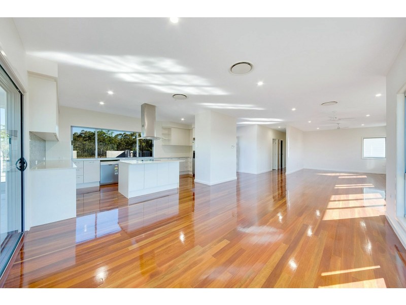 14 Eucalyptus Place, Kirkwood QLD 4680