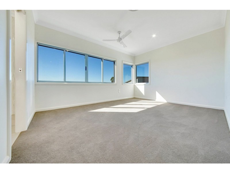 14 Eucalyptus Place, Kirkwood QLD 4680