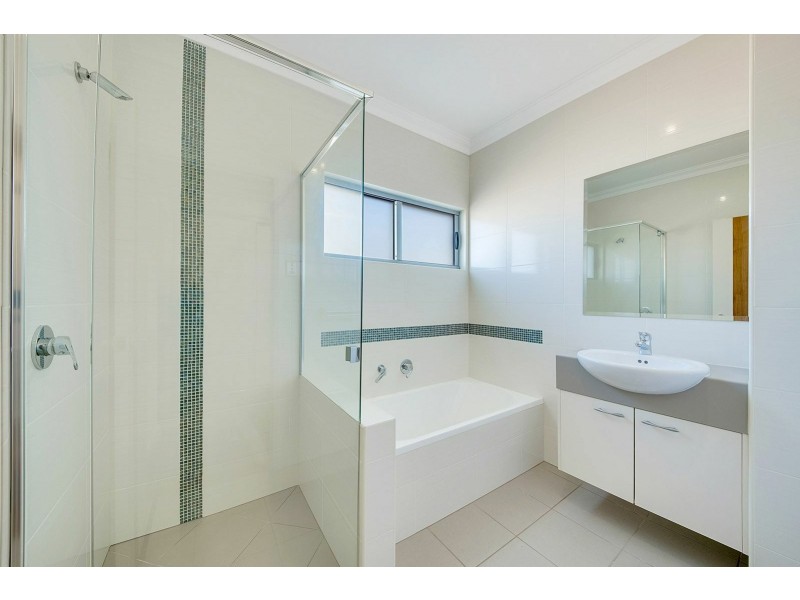 14 Eucalyptus Place, Kirkwood QLD 4680