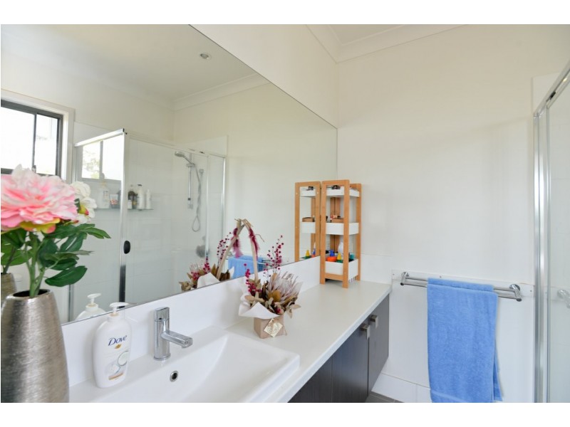 Unit 40/42 Glen Eden Drive, Glen Eden QLD 4680
