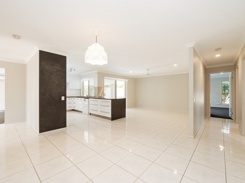92 Sharyn Drive, New Auckland QLD 4680