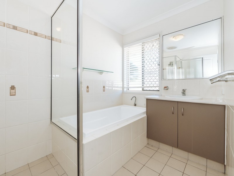 92 Sharyn Drive, New Auckland QLD 4680