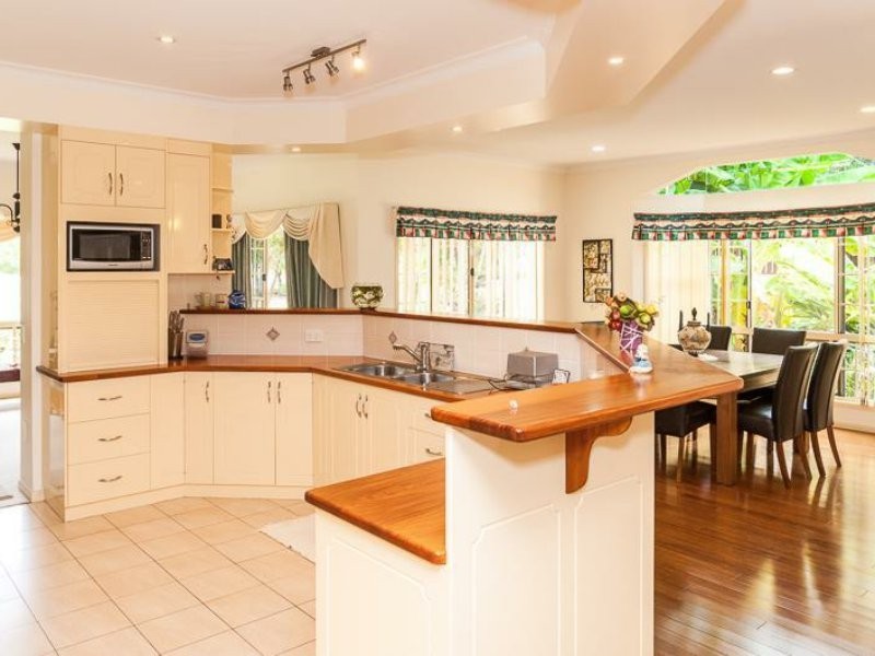14 Parksville Drive, New Auckland QLD 4680