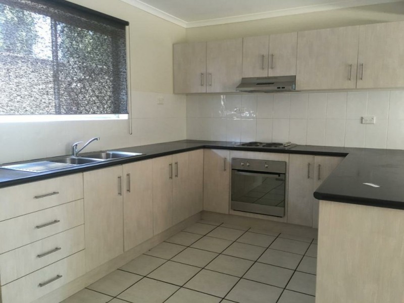 Unit 4/37 J Hickey Avenue, Clinton QLD 4680