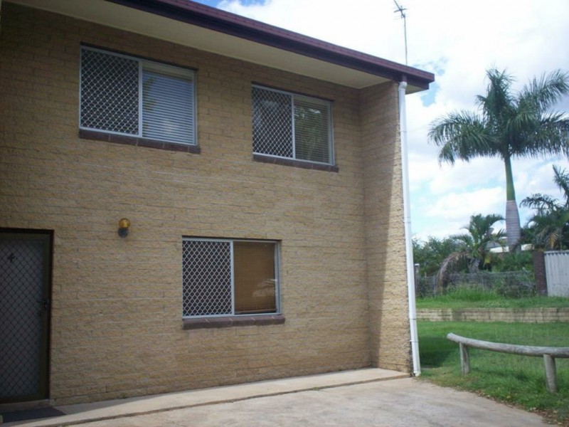 Unit 4/37 J Hickey Avenue, Clinton QLD 4680