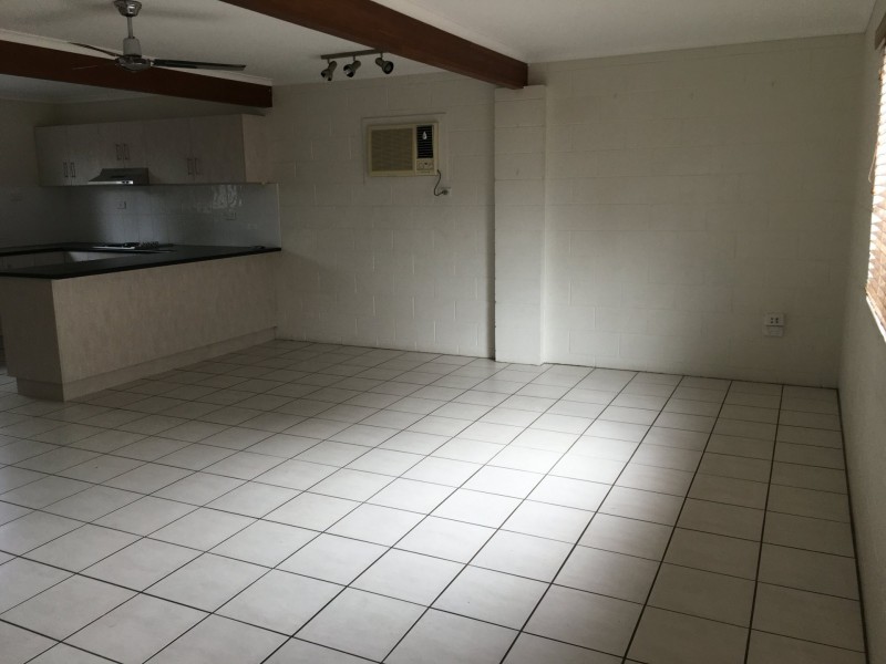 Unit 4/37 J Hickey Avenue, Clinton QLD 4680