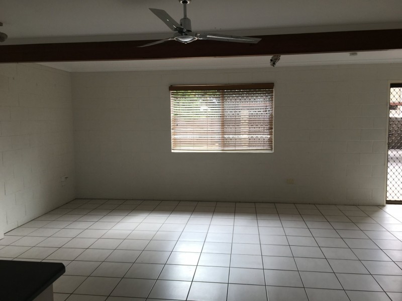 Unit 4/37 J Hickey Avenue, Clinton QLD 4680