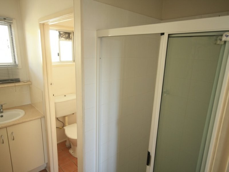 Unit 4/1 Side Street, West Gladstone QLD 4680