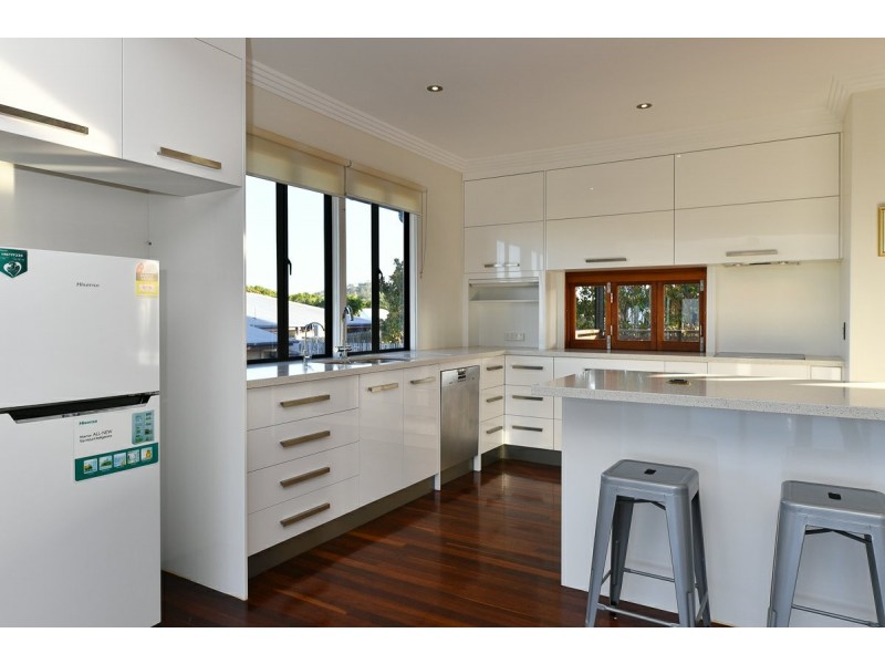 15 Williamson Street, West Gladstone QLD 4680