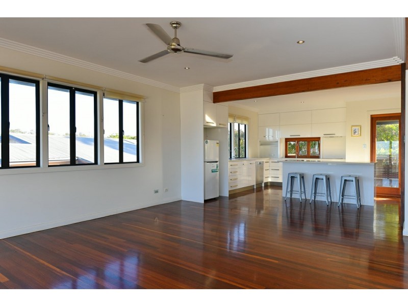 15 Williamson Street, West Gladstone QLD 4680