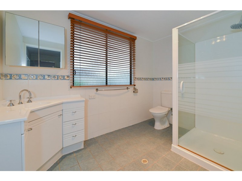 15 Williamson Street, West Gladstone QLD 4680
