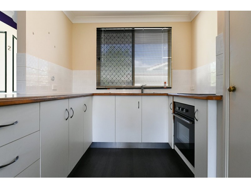Unit 2/21 Shaw Street, New Auckland QLD 4680