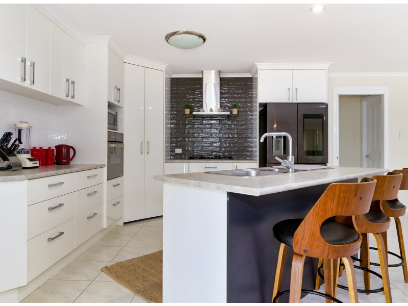 165 Jim Whyte Way, Burua QLD 4680