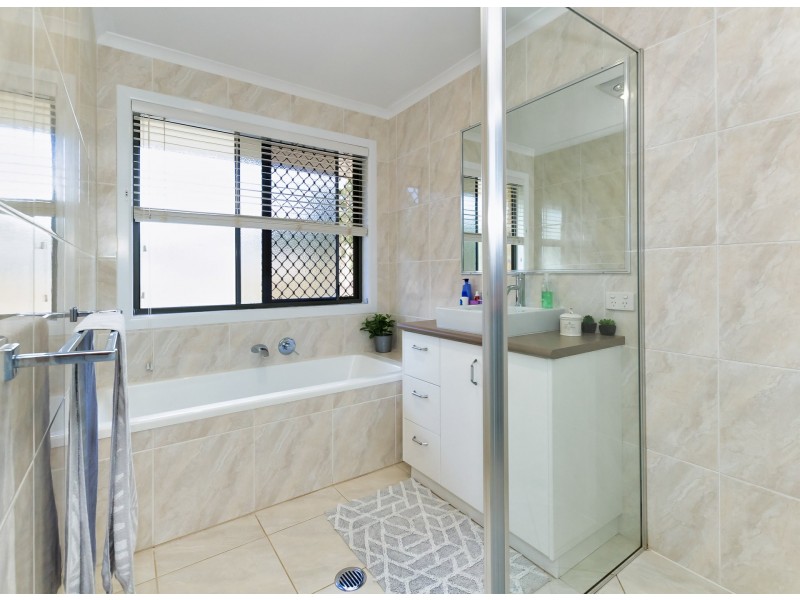 165 Jim Whyte Way, Burua QLD 4680
