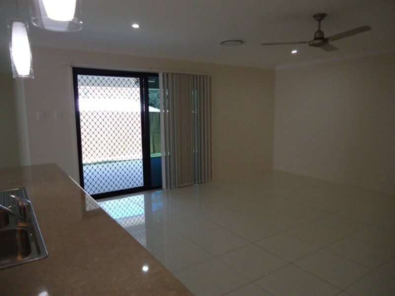 18 Telopea Place, Kirkwood QLD 4680