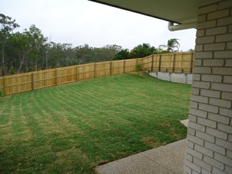 18 Telopea Place, Kirkwood QLD 4680