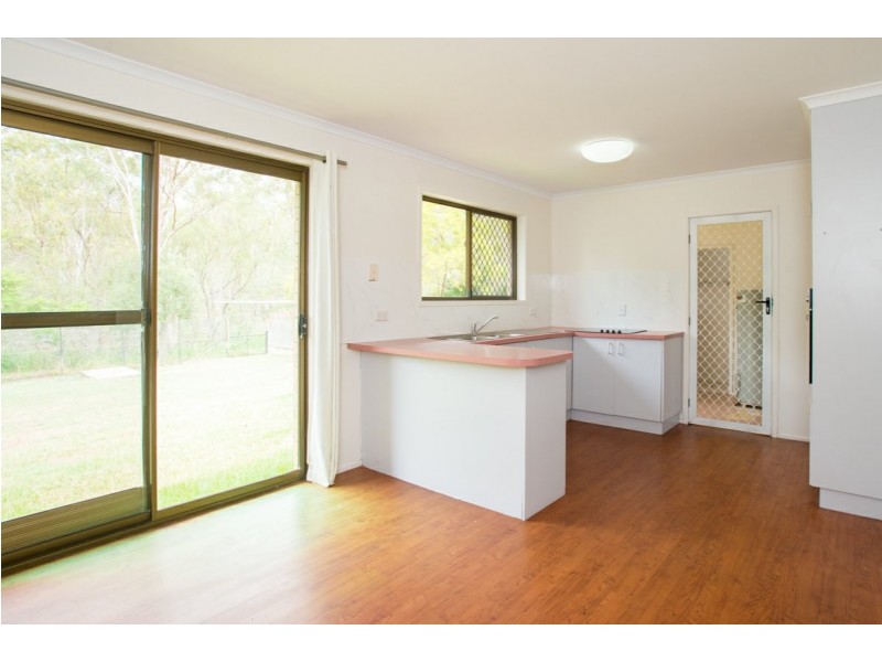 8 Pluto Street, Telina QLD 4680