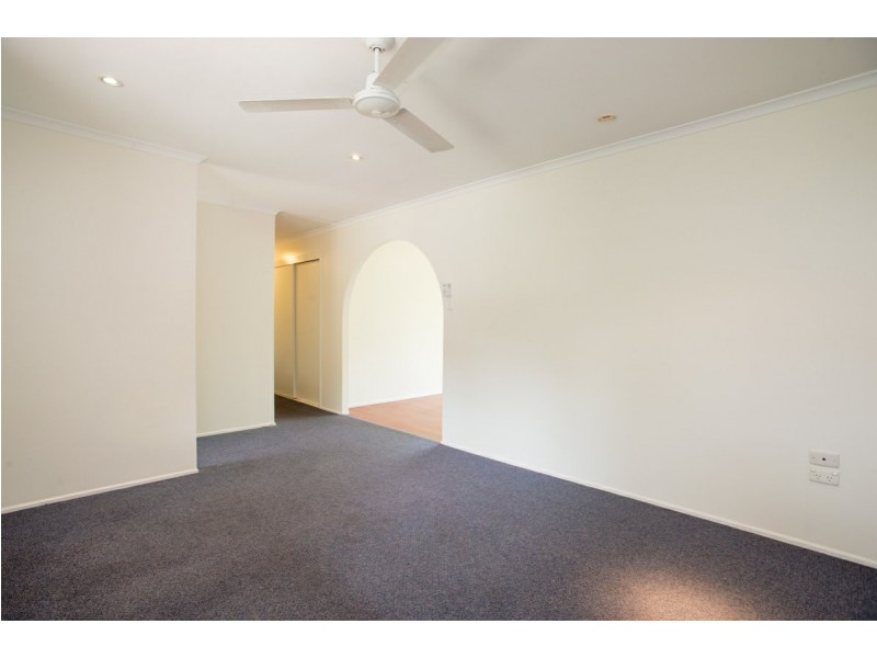 8 Pluto Street, Telina QLD 4680