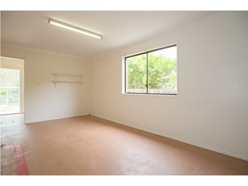 8 Pluto Street, Telina QLD 4680