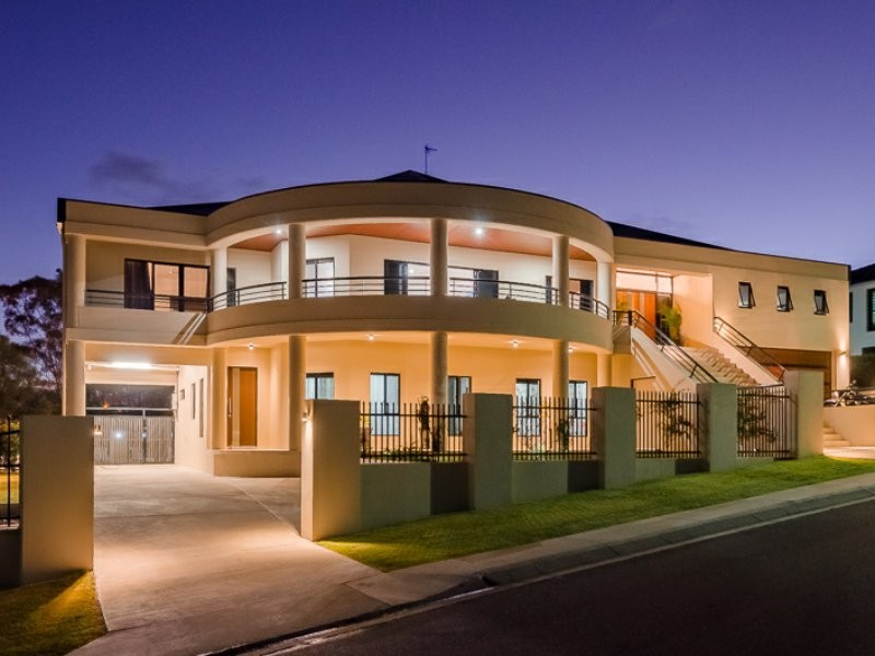 8 Mallard Court, South Gladstone QLD 4680