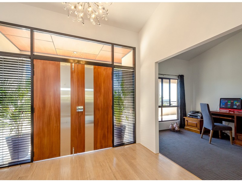 8 Mallard Court, South Gladstone QLD 4680