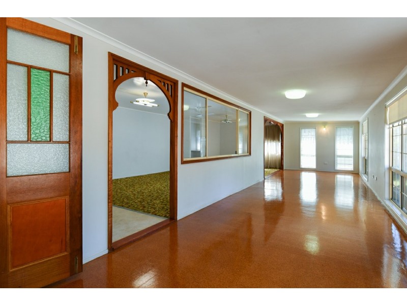 13 Warren Street, West Gladstone QLD 4680