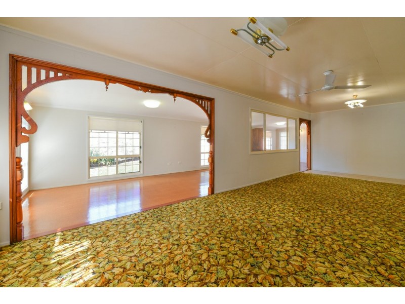 13 Warren Street, West Gladstone QLD 4680