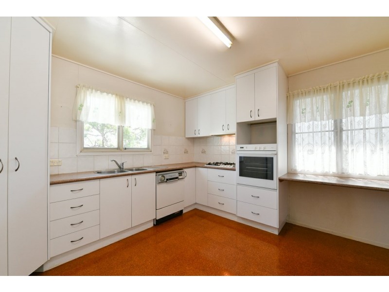 13 Warren Street, West Gladstone QLD 4680