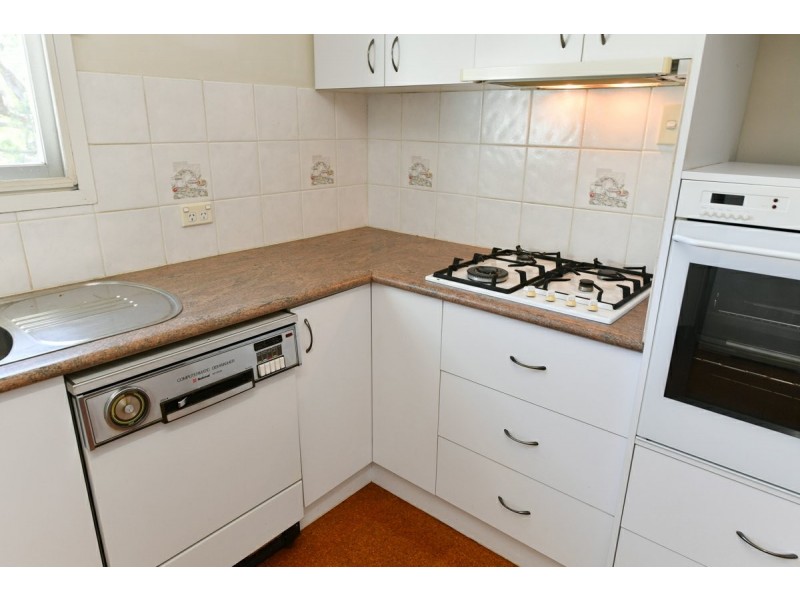 13 Warren Street, West Gladstone QLD 4680