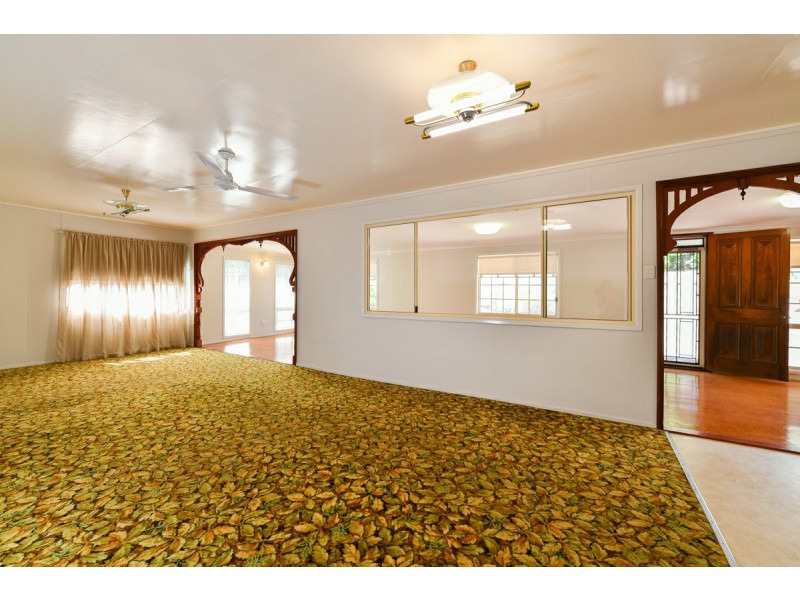 13 Warren Street, West Gladstone QLD 4680