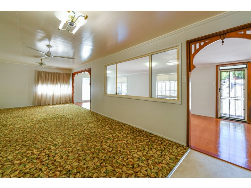 13 Warren Street, West Gladstone QLD 4680