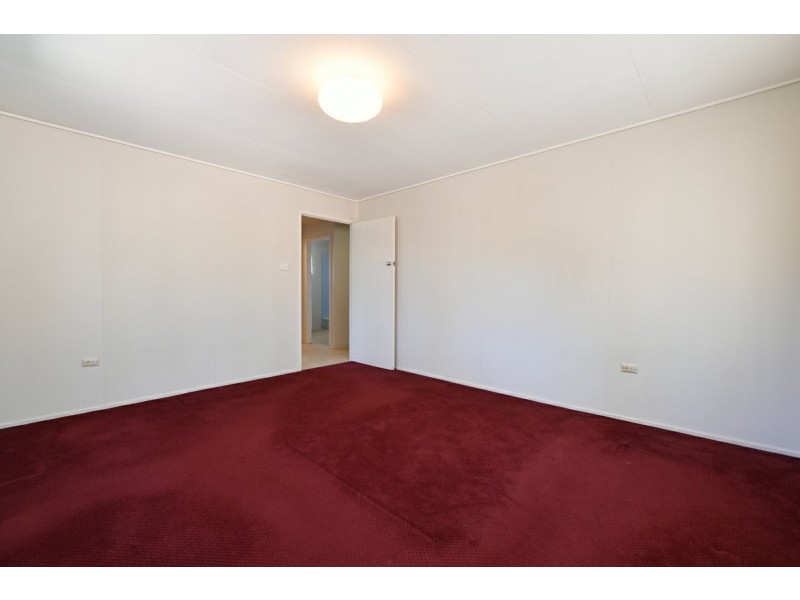 13 Warren Street, West Gladstone QLD 4680