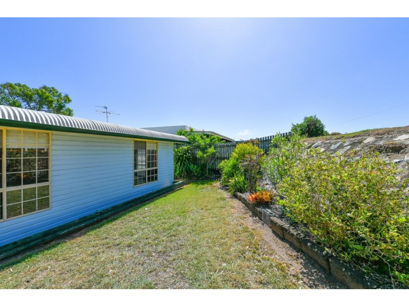 13 Warren Street, West Gladstone QLD 4680