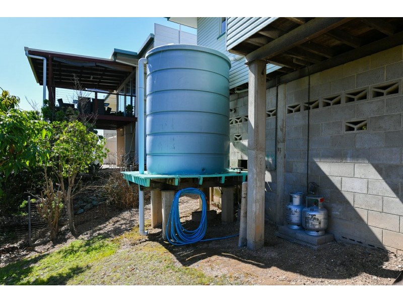 13 Warren Street, West Gladstone QLD 4680