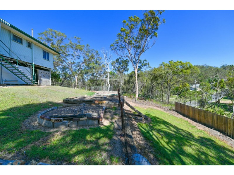 13 Warren Street, West Gladstone QLD 4680