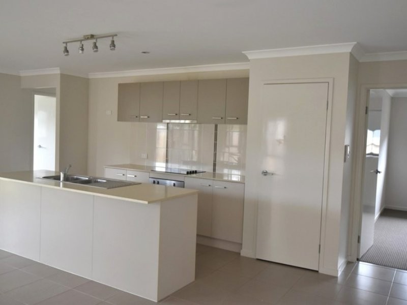 22 Powell Close, New Auckland QLD 4680