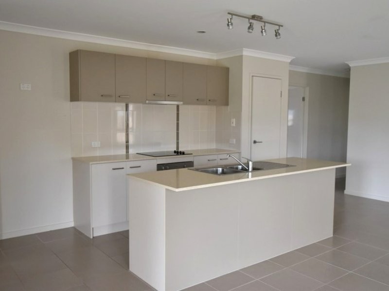 22 Powell Close, New Auckland QLD 4680