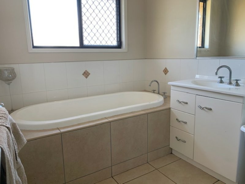 33 Dedekind Avenue, Benaraby QLD 4680