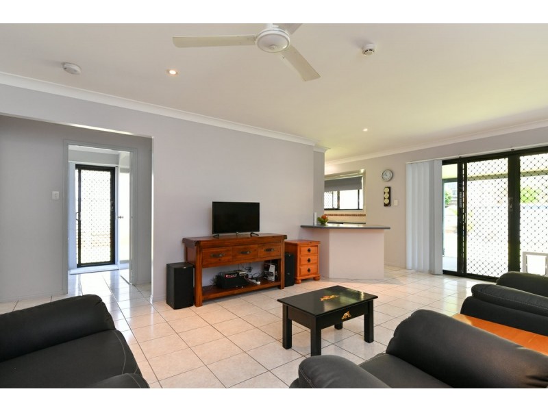 40 Emmadale Drive, New Auckland QLD 4680