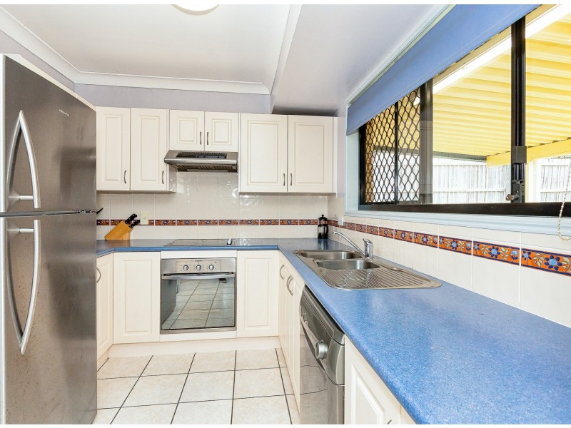 40 Emmadale Drive, New Auckland QLD 4680