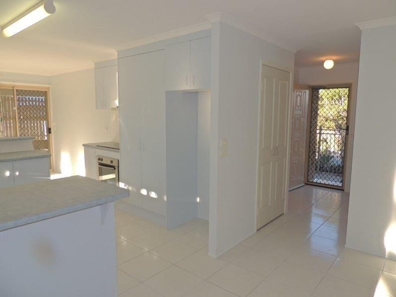 7 Leanne Close, New Auckland QLD 4680