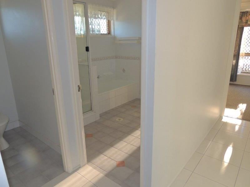 7 Leanne Close, New Auckland QLD 4680